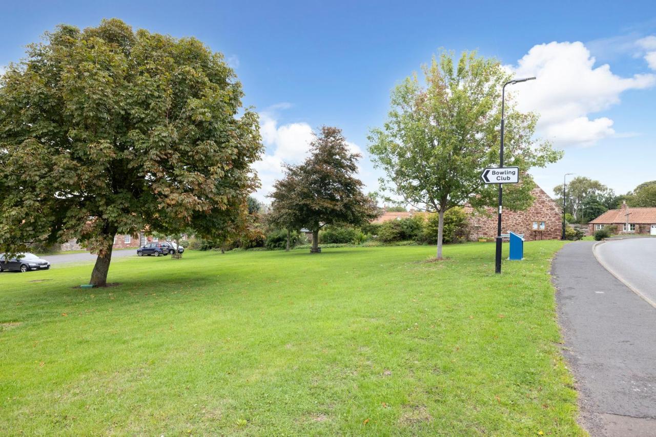 2 Bed Haywood Cottage With Garden Stenton エクステリア 写真